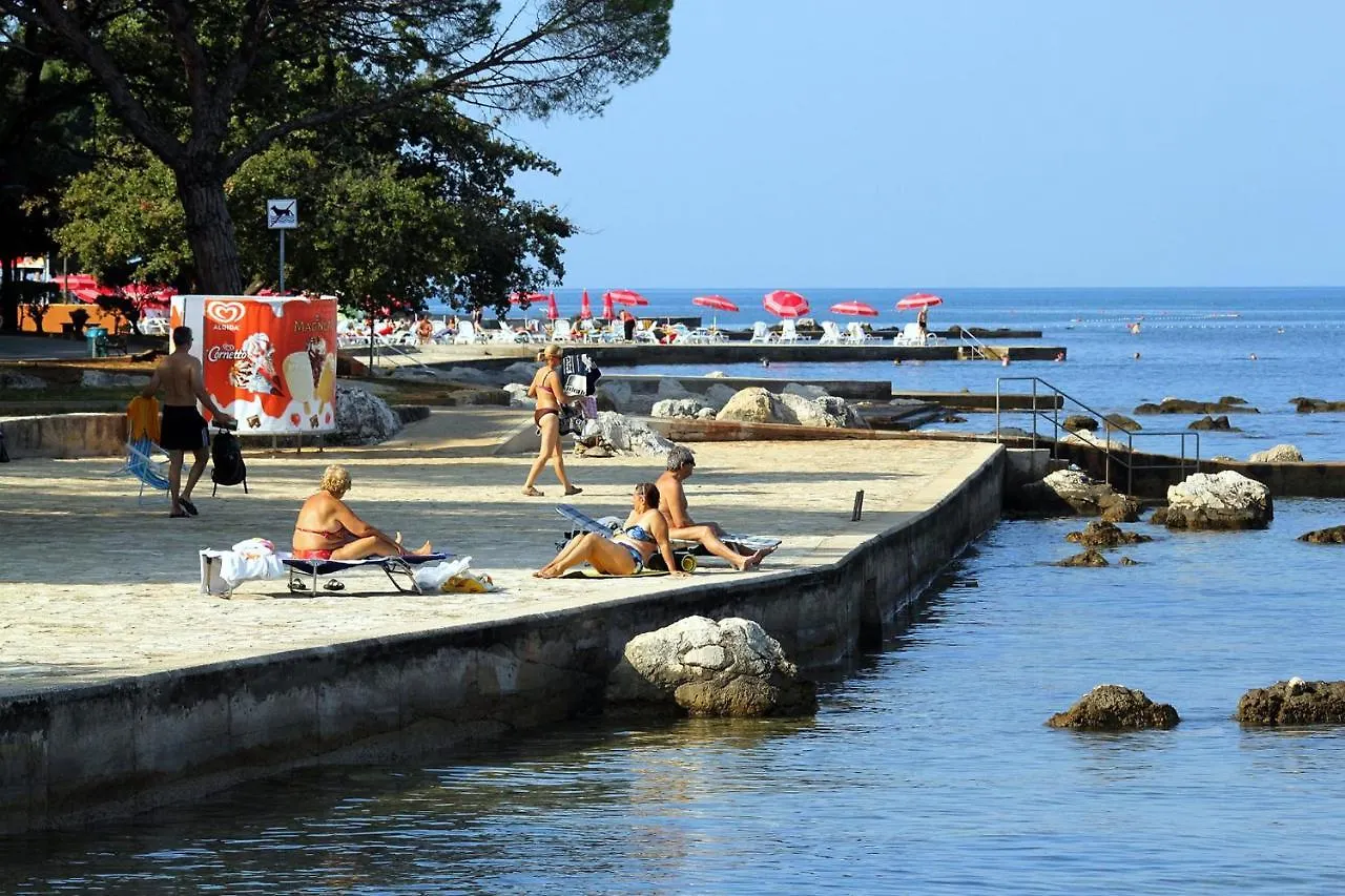 Apartments With A Parking Space Umag - 7063 Croatia